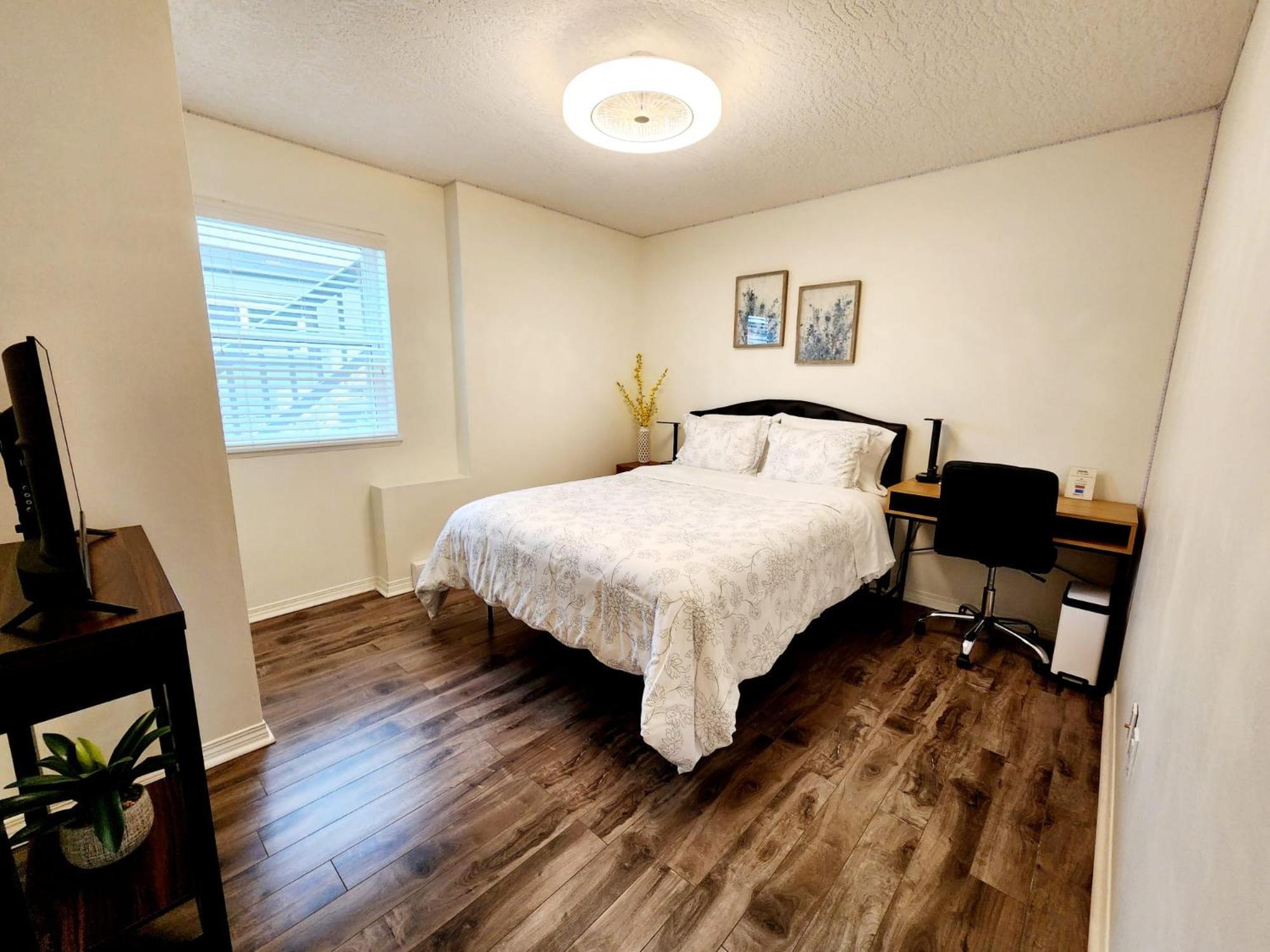 Adorable 1- Bedroom Suite In Langford Victoria Exterior photo